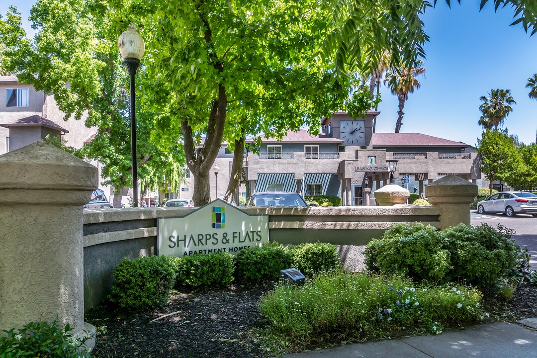 Sharps & Flats in Davis, CA - Foto de edificio