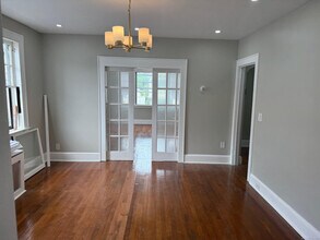 2466 E Main St in Bridgeport, CT - Building Photo - Building Photo