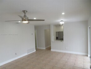 7328 Miami Lakeway S in Hialeah, FL - Building Photo - Building Photo