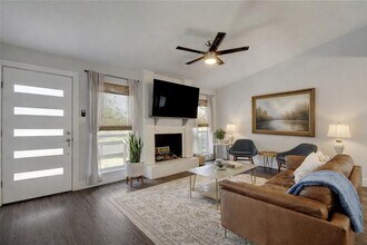 1400 Southport Dr in Austin, TX - Building Photo - Building Photo