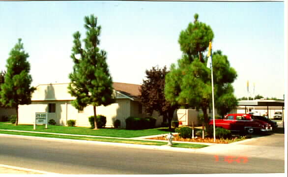 Plaza Mendoza in Fresno, CA - Building Photo - Building Photo