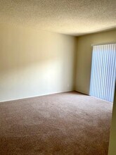 4534 W 173rd St, Unit 4 in Lawndale, CA - Foto de edificio - Building Photo