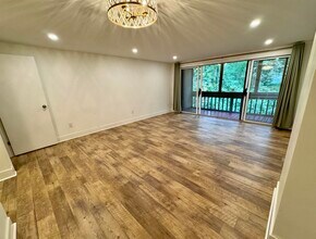 34 Brookside Dr in Stratham, NH - Building Photo - Building Photo
