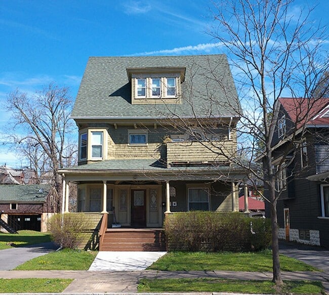 property at 117 Concord Pl
