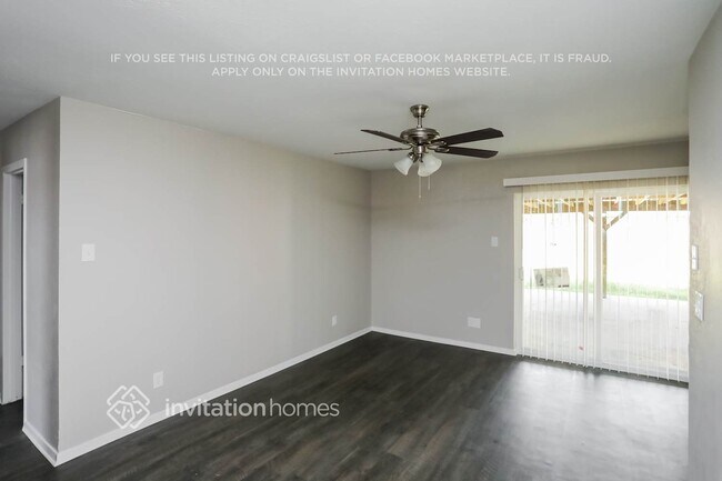 215 Adams St in Royse City, TX - Foto de edificio - Building Photo