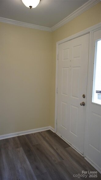 8306 Summerglen Cir in Charlotte, NC - Building Photo - Building Photo