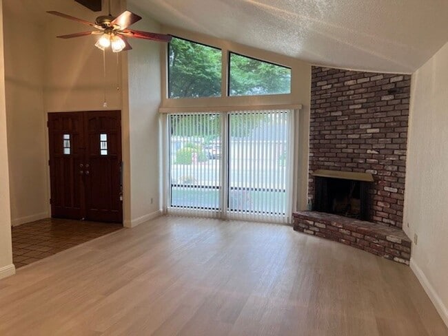 6940 Havenside Dr in Sacramento, CA - Building Photo - Building Photo