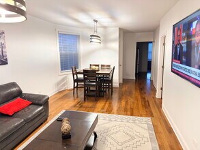 2922 N Rockwell St in Chicago, IL - Foto de edificio - Building Photo