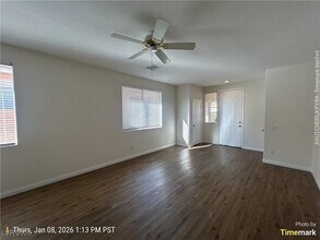 10517 Broadhead Ct in Las Vegas, NV - Building Photo - Building Photo