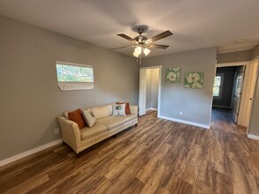 843 Rigsby Ave, Unit 843 Rigsby Unit 2 in San Antonio, TX - Building Photo - Building Photo