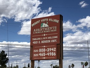 Desert Vista Village in Tucson, AZ - Foto de edificio - Building Photo