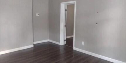 869 Kenneth Ave, Unit Fl1 in New Kensington, PA - Building Photo - Building Photo