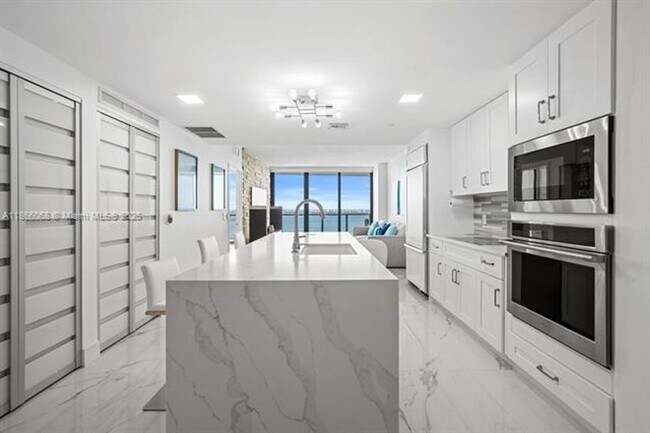 81 NW 44th St in Miami, FL - Building Photo - Building Photo