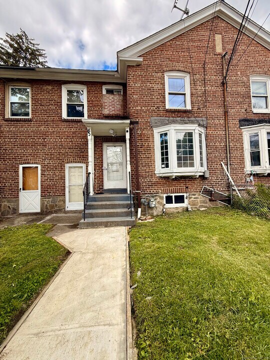63 Goddard Ave in Bridgeport, CT - Building Photo