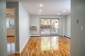 Kenmore Apartments in Southington, CT - Building Photo - Building Photo