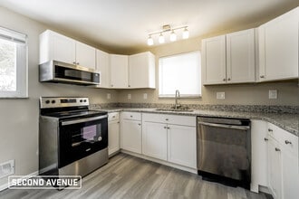 415 College Park Dr in Monroeville, PA - Building Photo - Building Photo