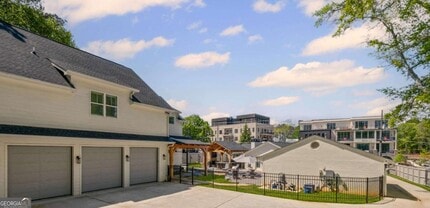 8175 Main St in Woodstock, GA - Building Photo - Building Photo