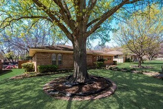 111 S Capri Dr in Duncanville, TX - Building Photo - Building Photo