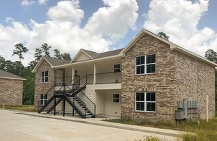 1000 Foster Dr in Conroe, TX - Building Photo
