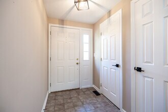 1156 Bay Harbor Cir in Dayton, OH - Building Photo - Building Photo