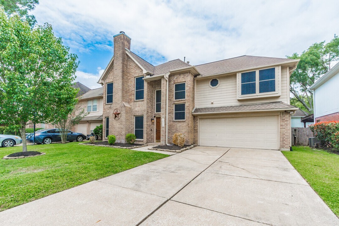 14218 Sun Harbor Dr in Houston, TX - Building Photo