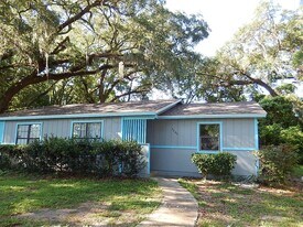 2685 Mission Rd in Tallahassee, FL - Building Photo
