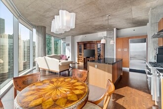 600 N Fairbanks Ct in Chicago, IL - Building Photo - Building Photo