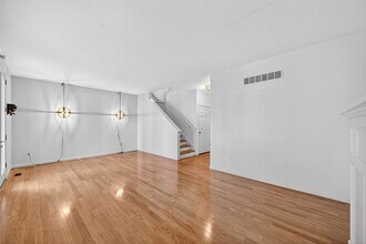 3275 Simeon Bunker St in St. Charles, MO - Building Photo - Building Photo