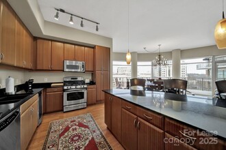 4620 Piedmont Row Dr in Charlotte, NC - Building Photo - Building Photo
