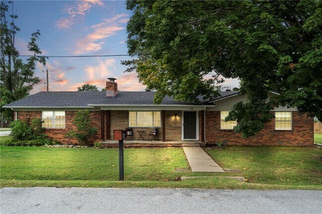 property at 701 NW Ford Ln