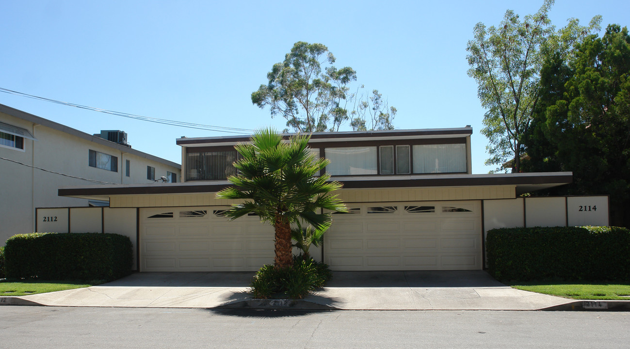 2112 Rockland Pl in La Canada Flintridge, CA - Foto de edificio