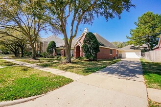 23006 Greenrush Dr in Katy, TX - Foto de edificio - Building Photo