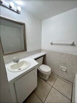241 SE 10th Ave, Unit 245B in Pompano Beach, FL - Building Photo