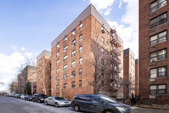 Stratton Gardens in Flushing, NY - Building Photo - Building Photo