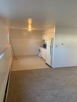 600 S Main St in North Syracuse, NY - Building Photo