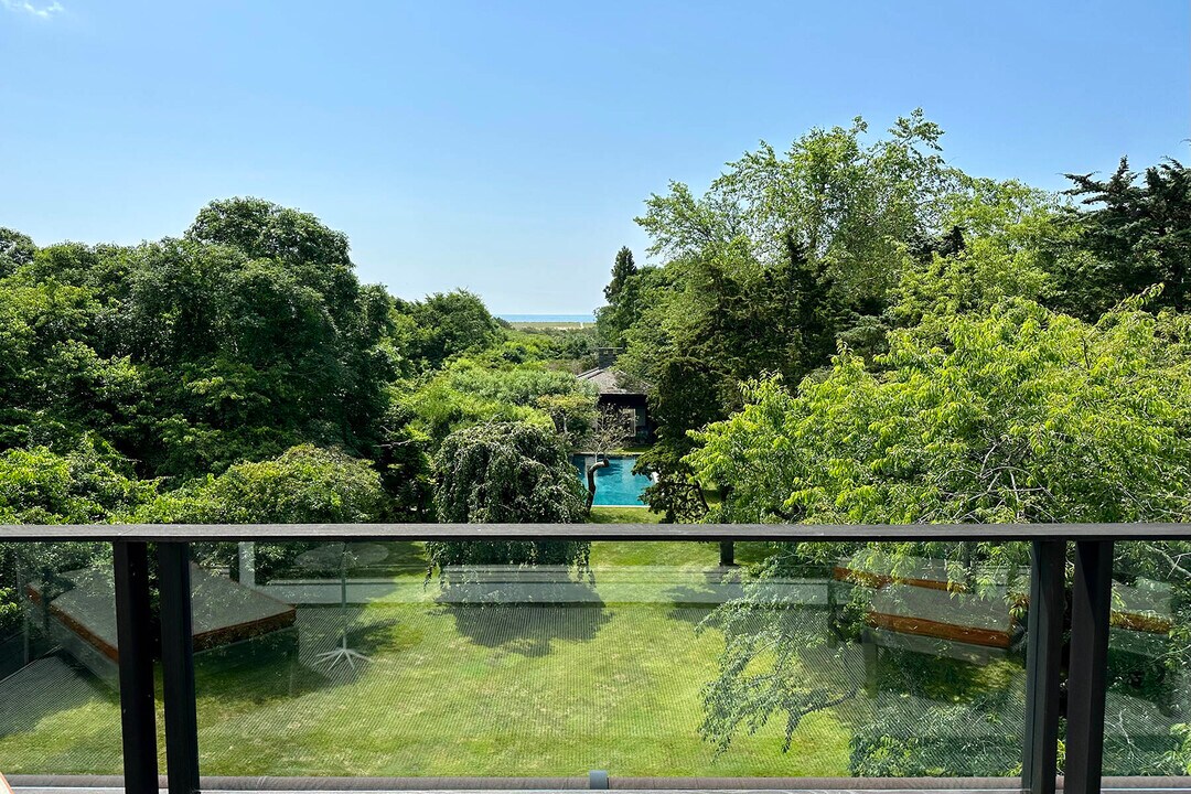 448 Further Ln in Amagansett, NY - Building Photo