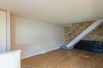 205 Winfield Ct in Vernon Hills, IL - Building Photo - Building Photo