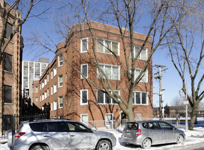 841 W Sunnyside Ave in Chicago, IL - Foto de edificio - Building Photo