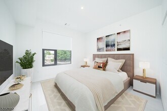 12 River Rd in Fair Lawn, NJ - Building Photo - Building Photo