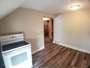 321 8th St NW in Faribault, MN - Building Photo - Building Photo