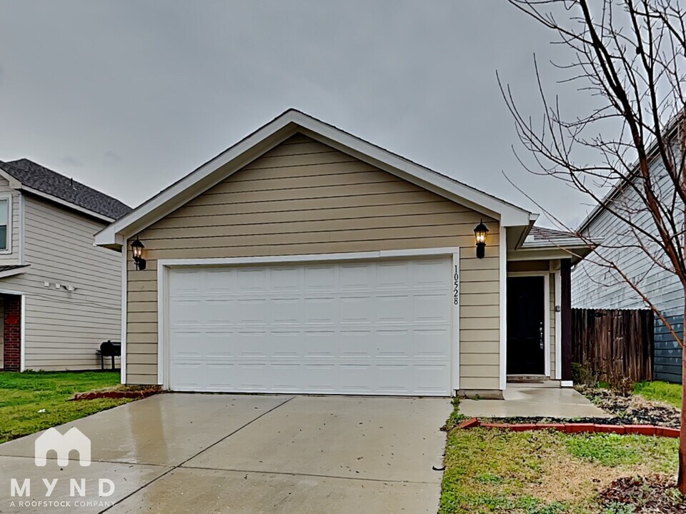 10528 Many Oaks Dr in Fort Worth, TX - Building Photo