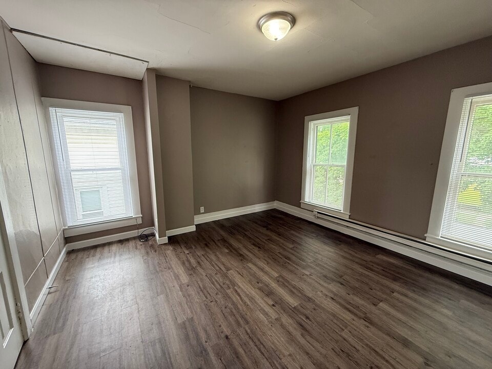 922 N 8th St, Unit Apt 3 in Burlington, IA - Foto de edificio
