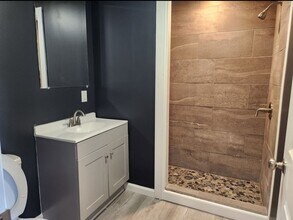 1009 N Gladstone Ave in Indianapolis, IN - Building Photo - Building Photo