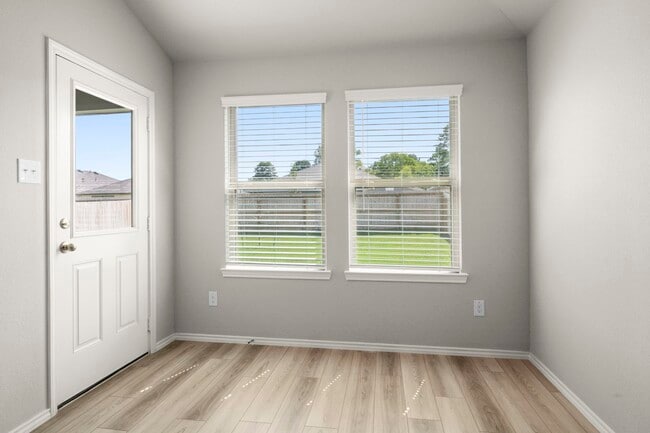 212 Barton Crk in Huntsville, TX - Building Photo - Building Photo