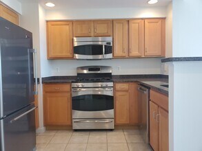 4480 Market Commons Dr in Fairfax, VA - Building Photo - Building Photo