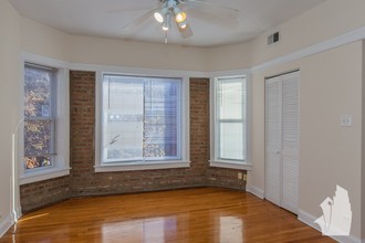 859 W Cornelia Ave in Chicago, IL - Building Photo - Building Photo