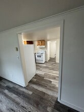 1977 Cedar Ave in Reedsport, OR - Building Photo - Building Photo