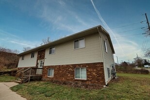 865 Grand Ave NE in Grand Rapids, MI - Building Photo