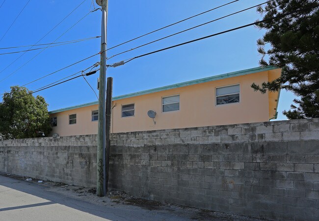 3085 NE 13th Ave in Fort Lauderdale, FL - Foto de edificio - Building Photo