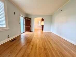 1002 Sutton Hill Rd in Nashville, TN - Building Photo - Building Photo